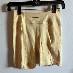 Gym shark women’s size M Whitney Simmons yellow shorts